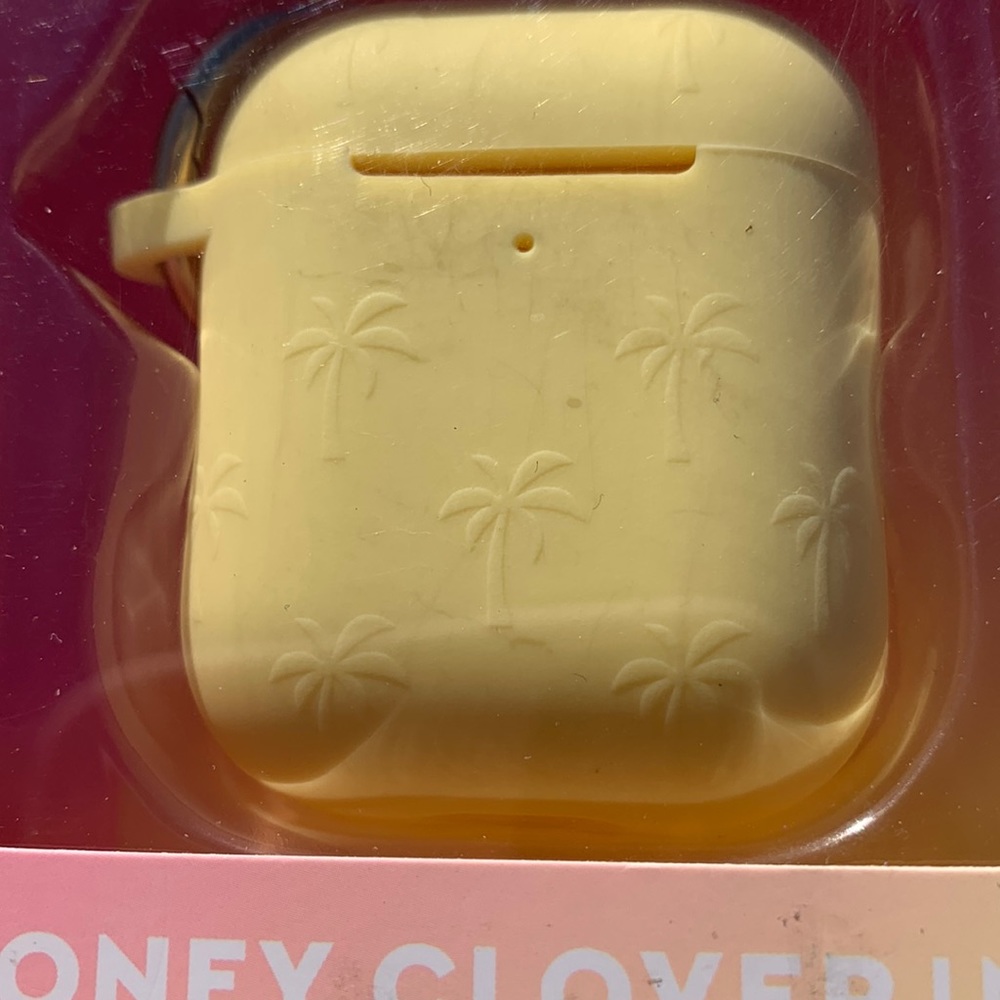 Stoney Clover Lane Earbud Case Cover - Picture 7 of 7